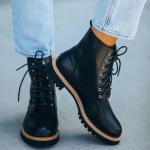 {Vici} Brand New Brycen Faux Leather Lace Up Boots